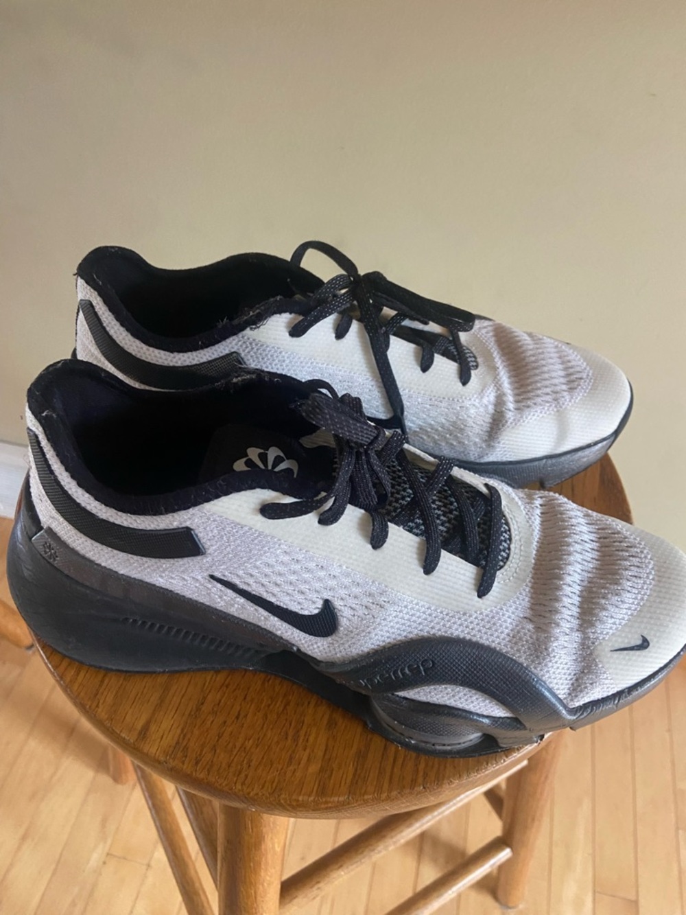 Nike SuperRep Go Training Shoes Black White Women’s Sneakers Gym Sz 10